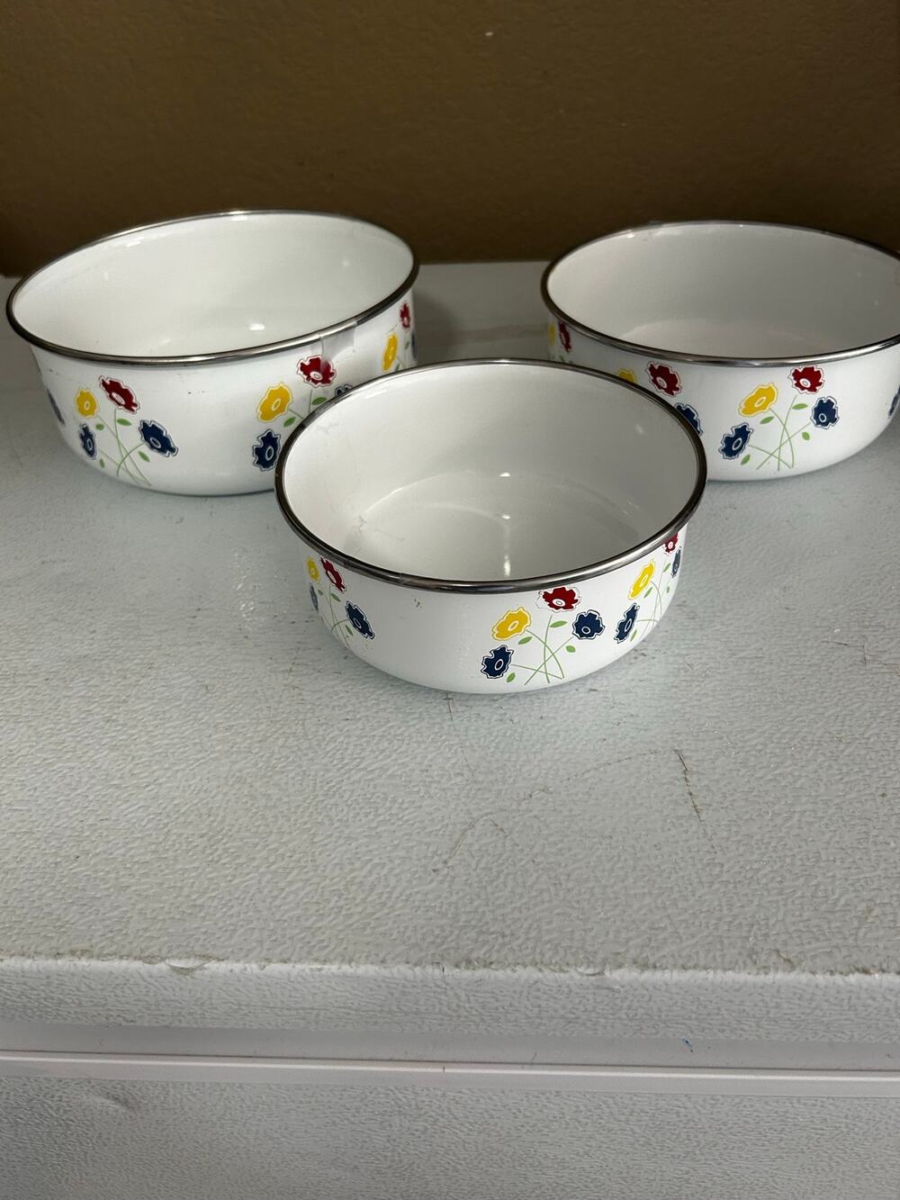Vintage enamel nesting bowls